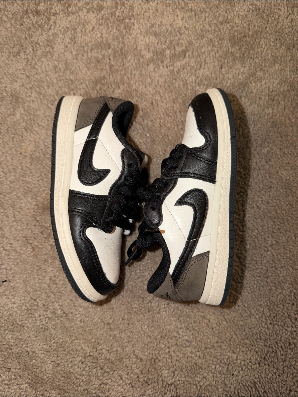 Nike Kids Color-Block Sneakers in Black, White & brownish grey